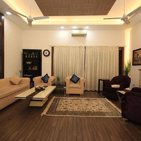 Avanti Tenantry-Luxurious Service Apartments Új-Delhi Kültér fotó