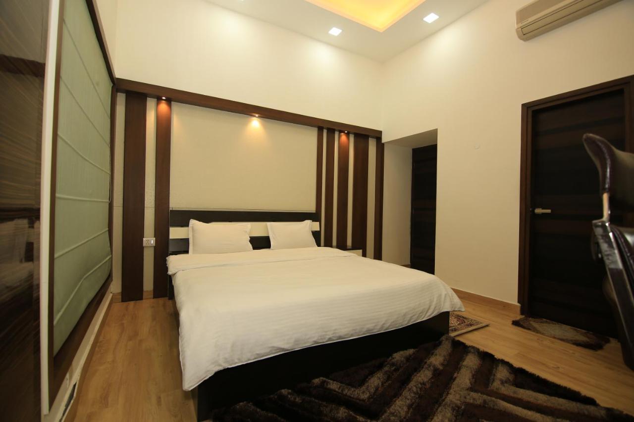 Avanti Tenantry-Luxurious Service Apartments Új-Delhi Kültér fotó